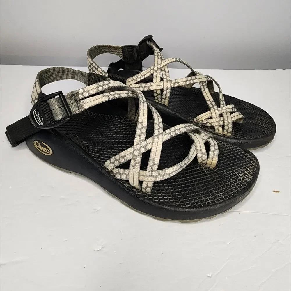 Chaco Women's Toe Loop Thong Sandals Size 7 Gray White Fabric Vibram Sole
